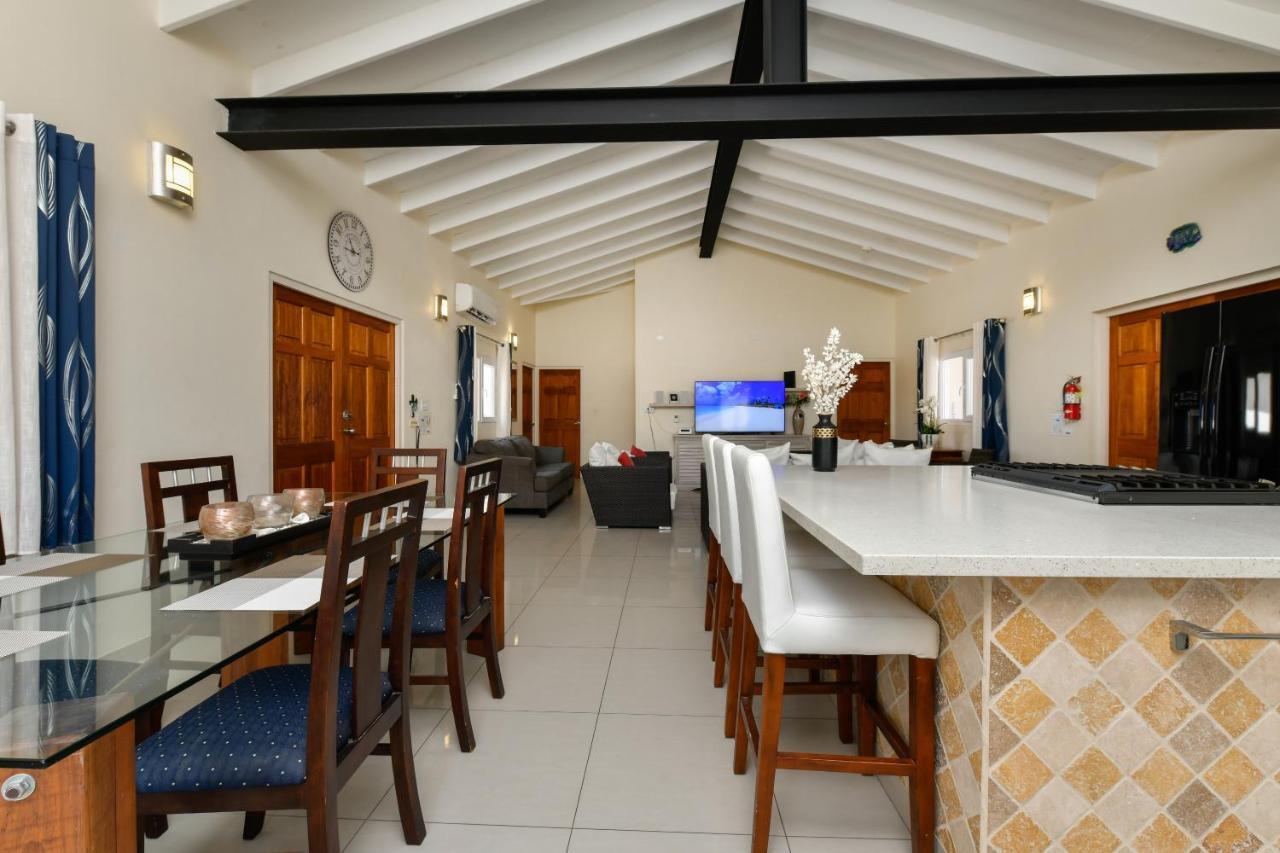Villa Swiss Paradise With Private Pool Palm Beach Luaran gambar