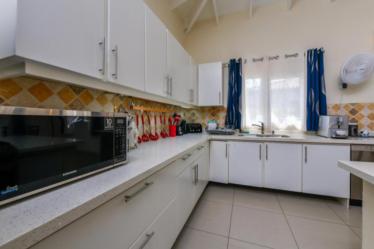 Villa Swiss Paradise With Private Pool Palm Beach Luaran gambar