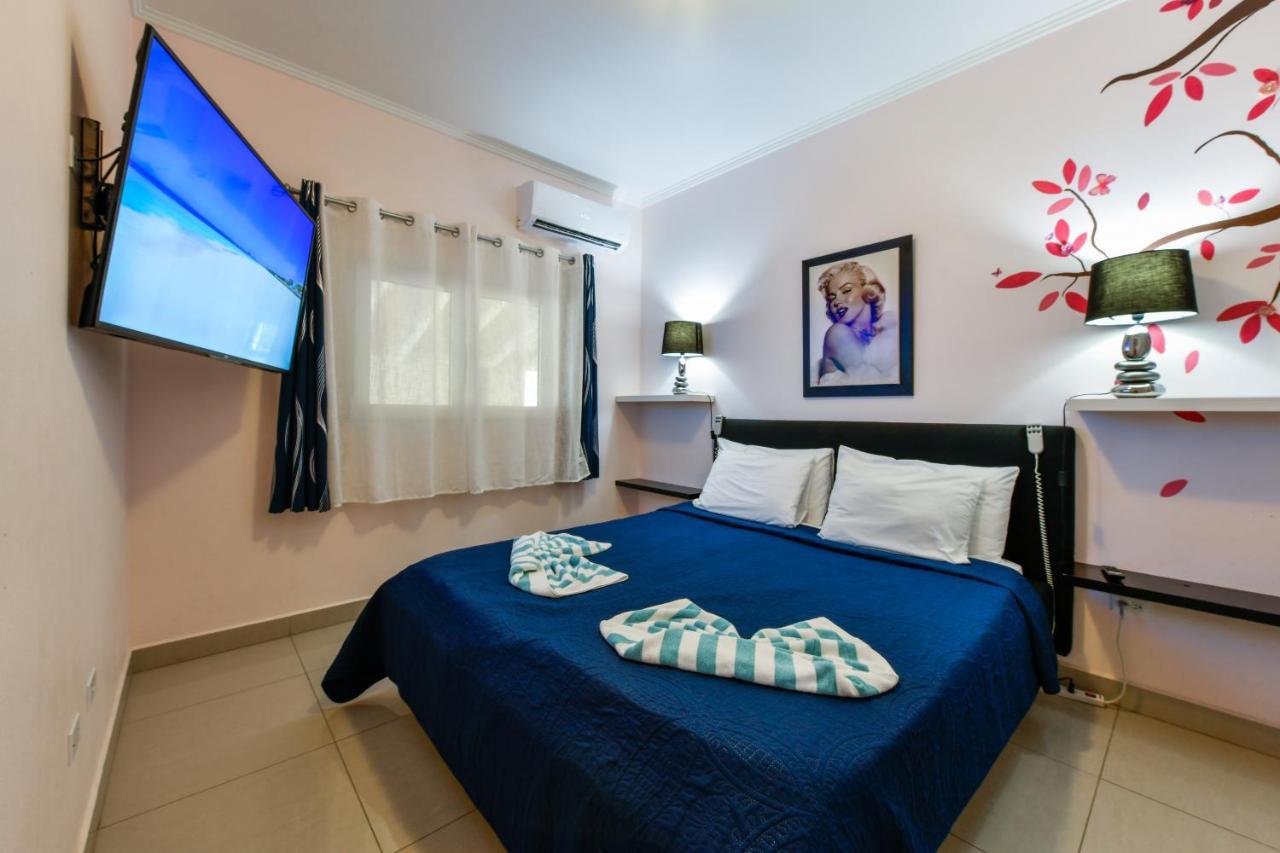 Villa Swiss Paradise With Private Pool Palm Beach Luaran gambar