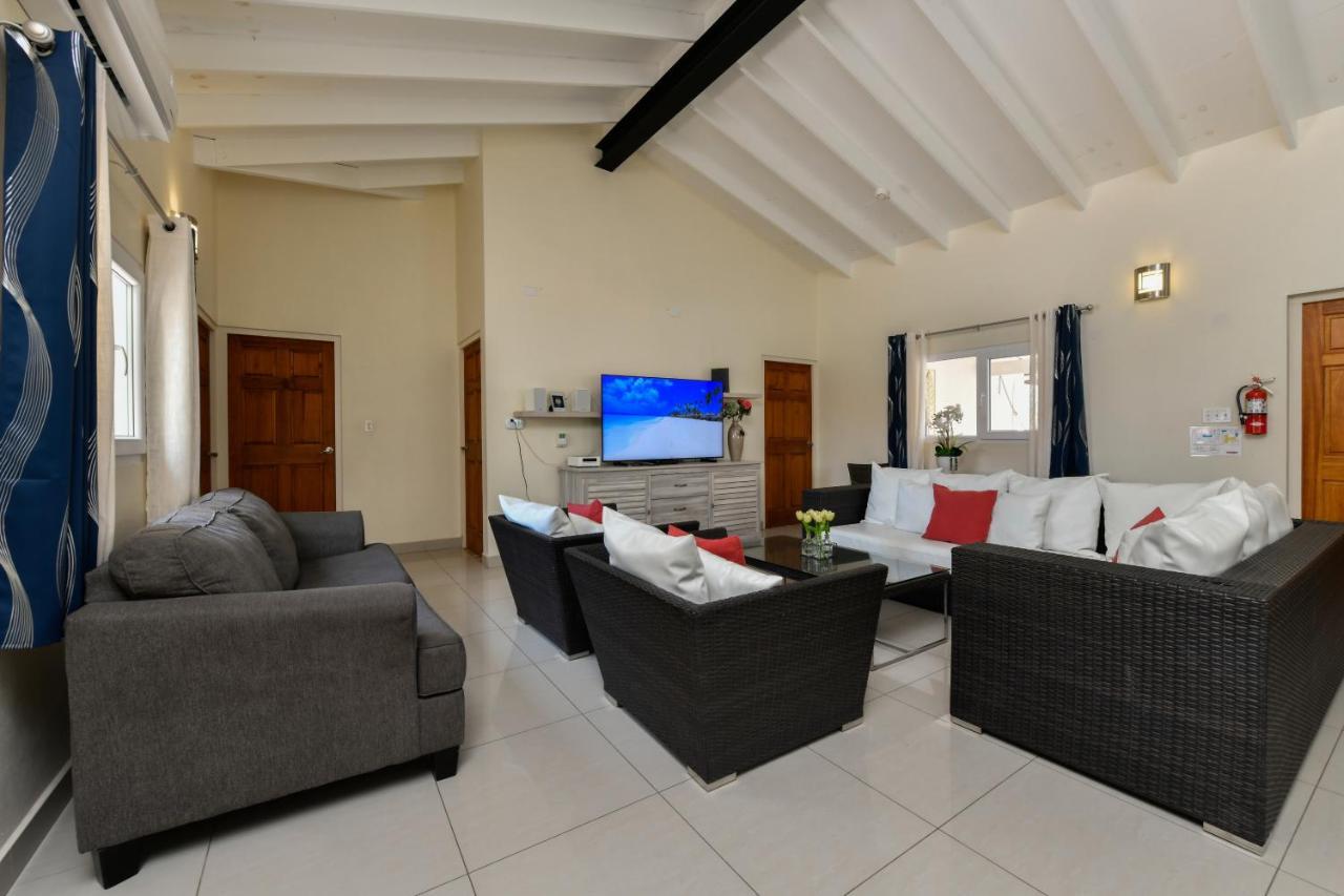Villa Swiss Paradise With Private Pool Palm Beach Luaran gambar