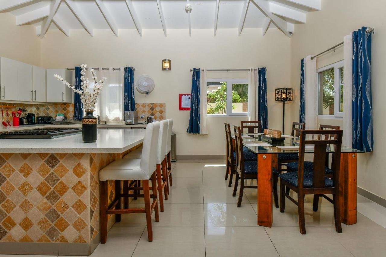 Villa Swiss Paradise With Private Pool Palm Beach Luaran gambar