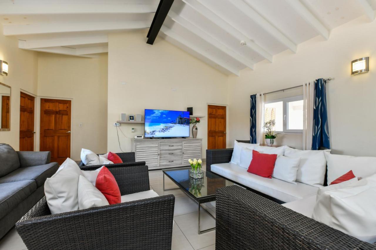 Villa Swiss Paradise With Private Pool Palm Beach Luaran gambar