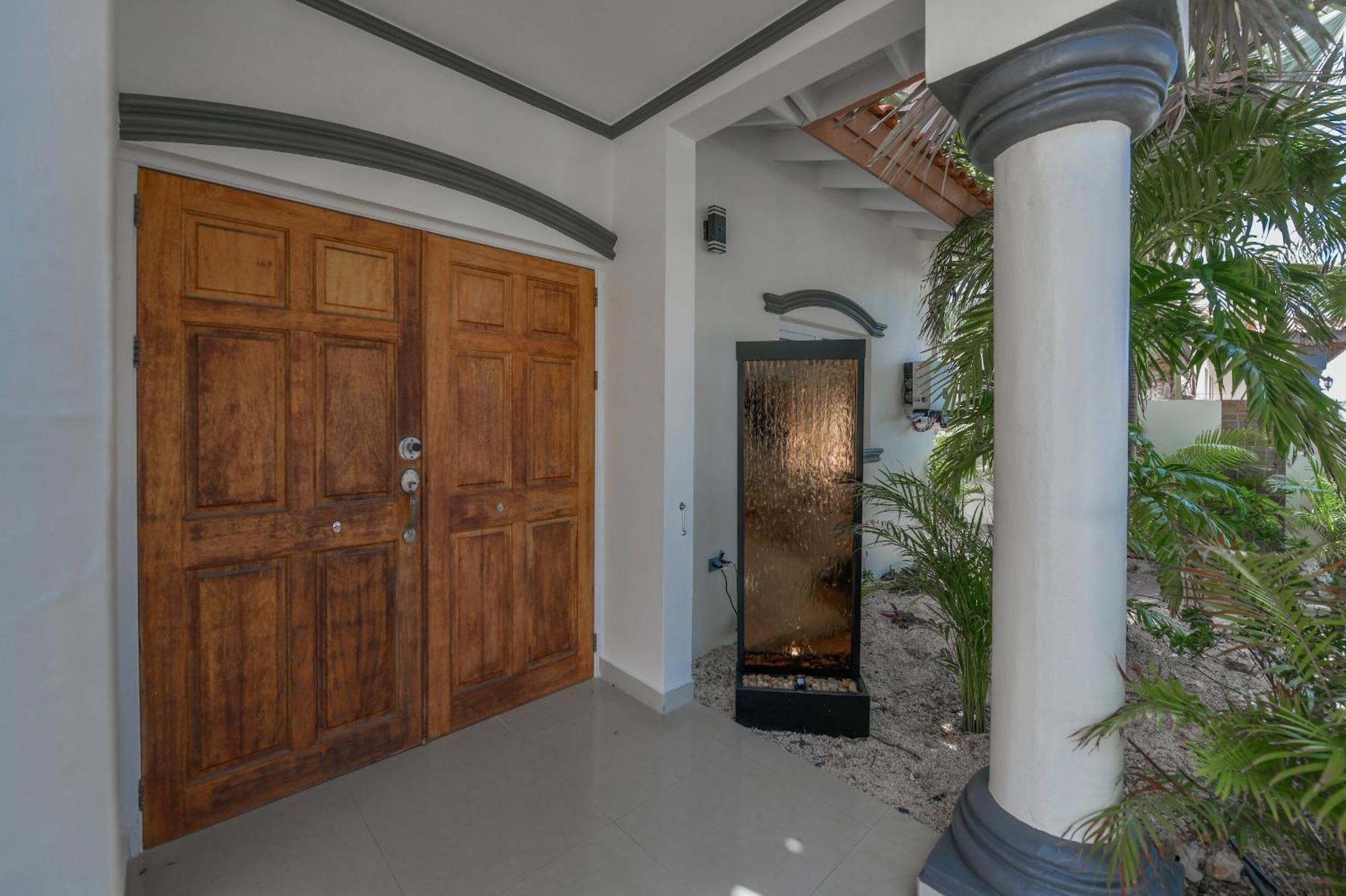 Villa Swiss Paradise With Private Pool Palm Beach Luaran gambar